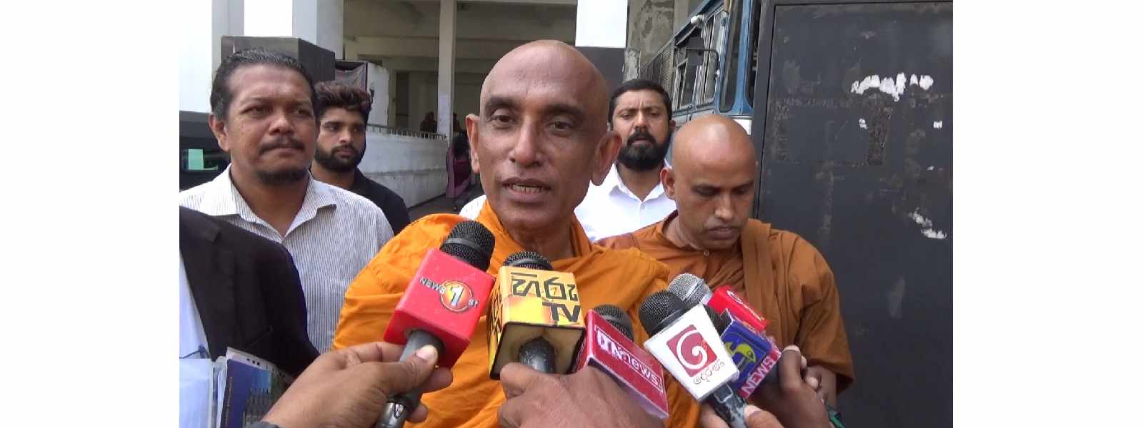 පූජ්‍ය අතුරලියේ රතන හිමිට ඇප..